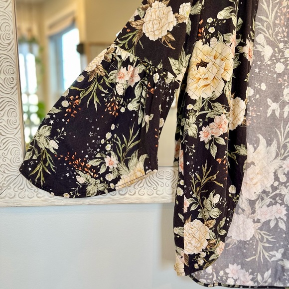 Farm Rio Flowy Floral Quilt Stitch Pattern Open Front Cardigan/Shrug Bell Sleeve - Picture 6 of 11